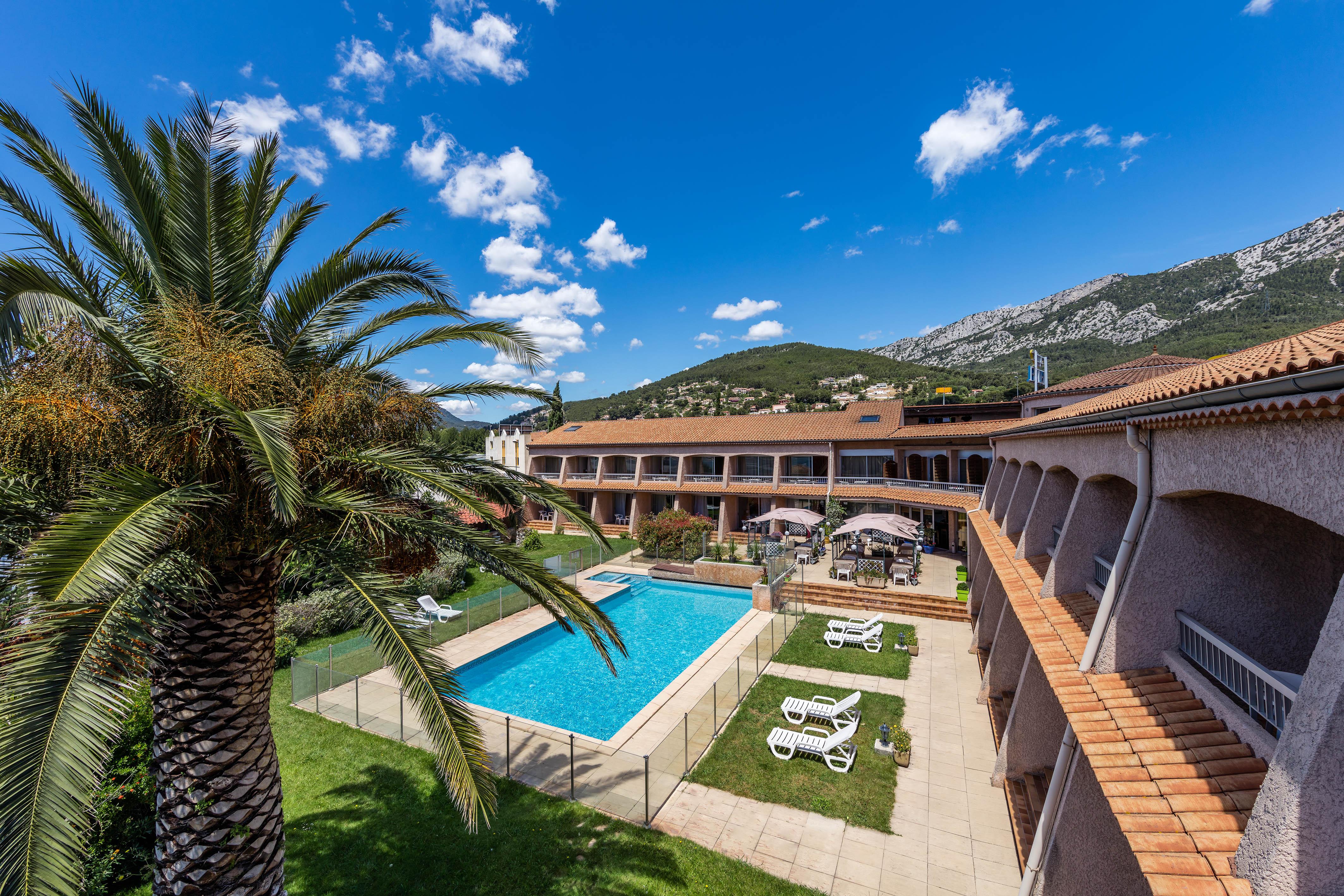 Noemys Toulon La Valette - Hotel Restaurant Avec Piscine Exterior photo